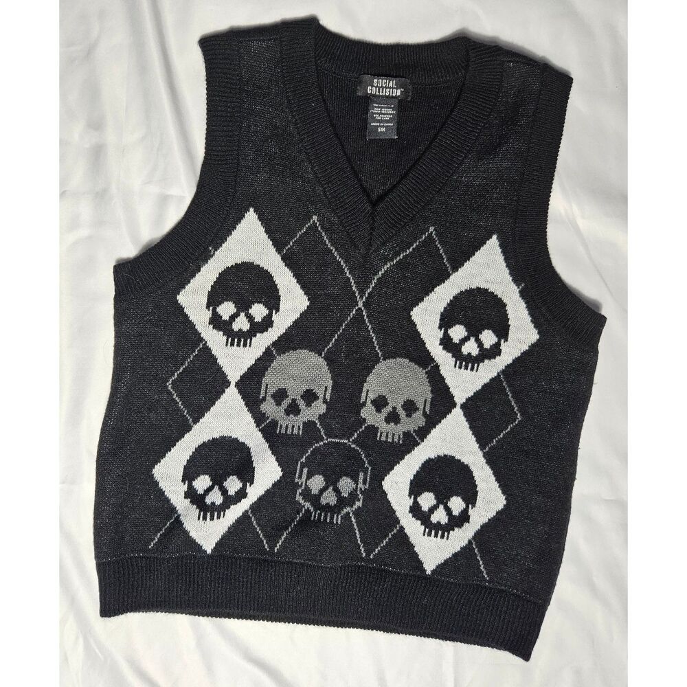 Social Collision sweater vest, argyle skull pattern, black and white, sz S